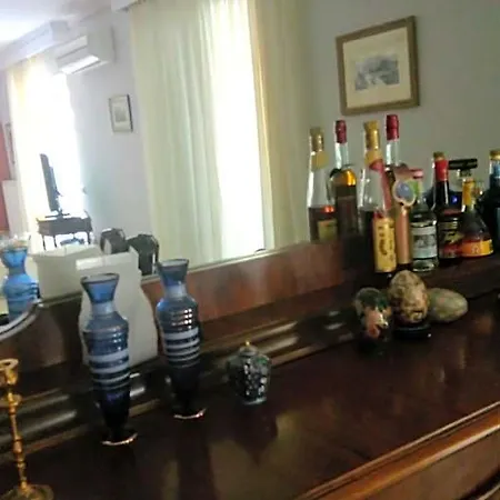 Hotel Comfortable Flat, Quiet And Near Center 3*